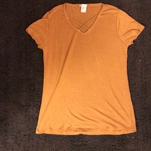 Tight fitted short sleeve shirt